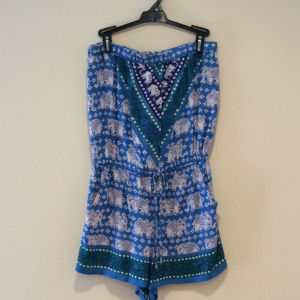 2/$30 boho Angie elephant shirt romper size M blue